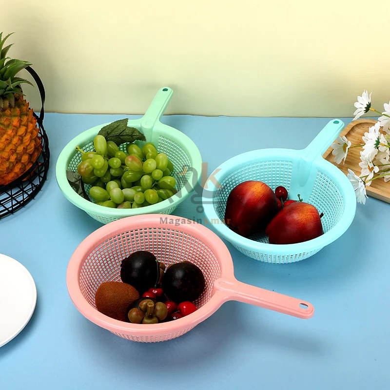 Passoire à légumes avec manche  en plastique  – Égouttoir pratique pour cuisine