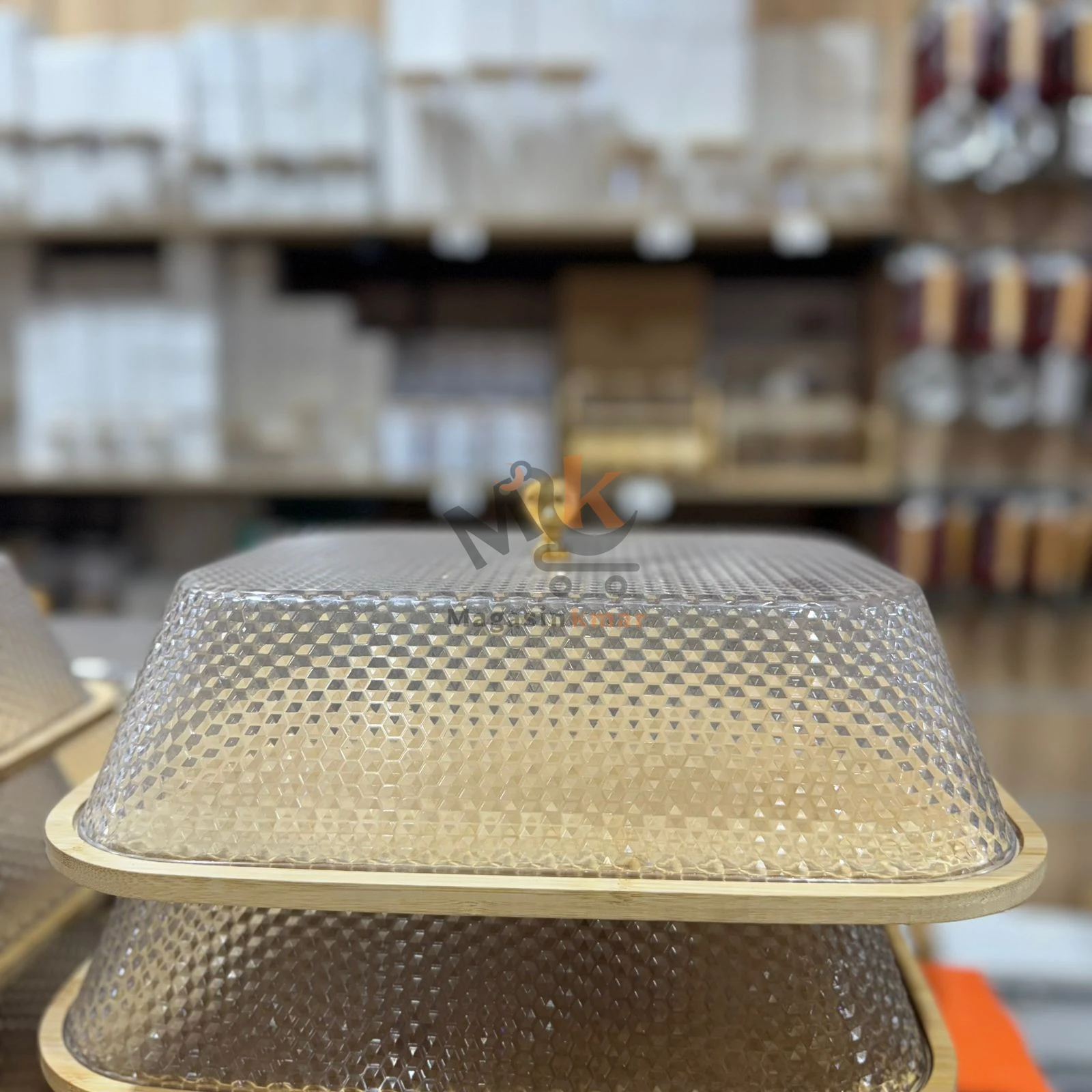 Porte gâteau rectangulaire en bois avec cloche