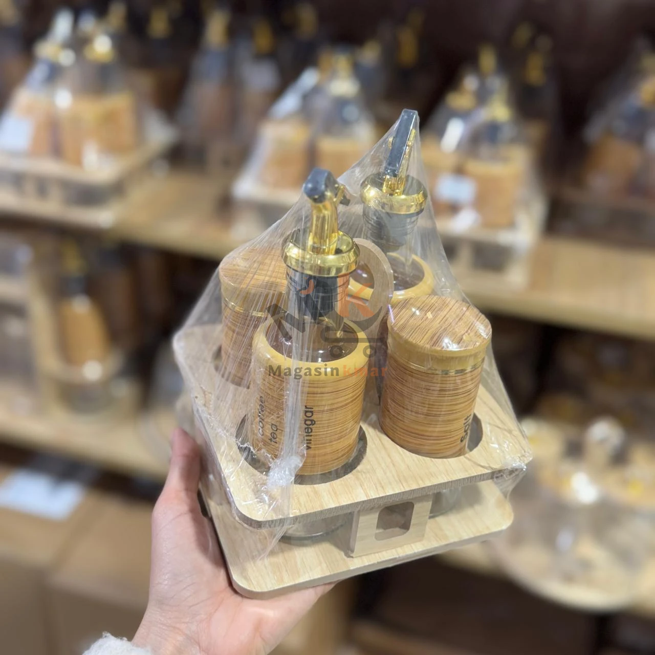 Set de 2 bouteilles à huile  et 2 selier en verre avec support en bois – Distributeur élégant cuisine