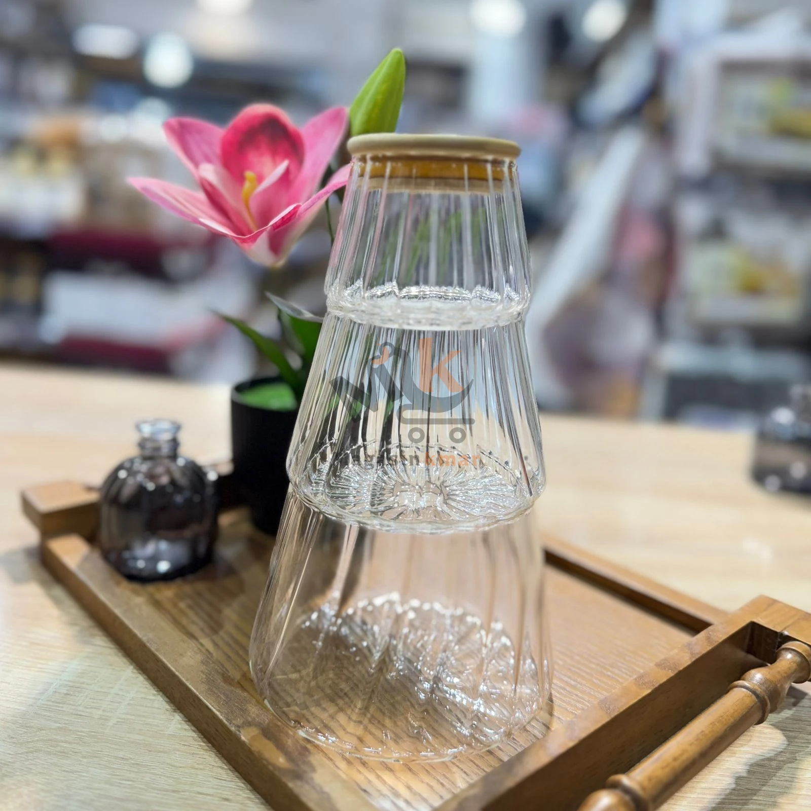 Série de 3 bonbonnières en verre