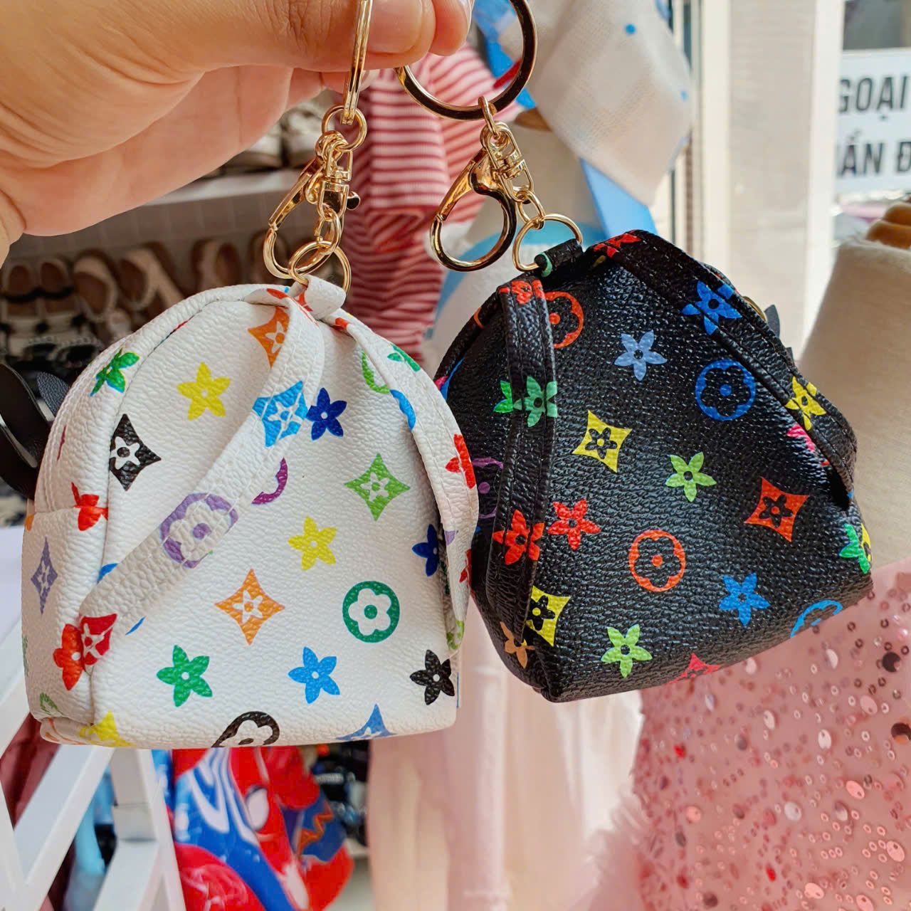 Trousse LV avec mousqueton