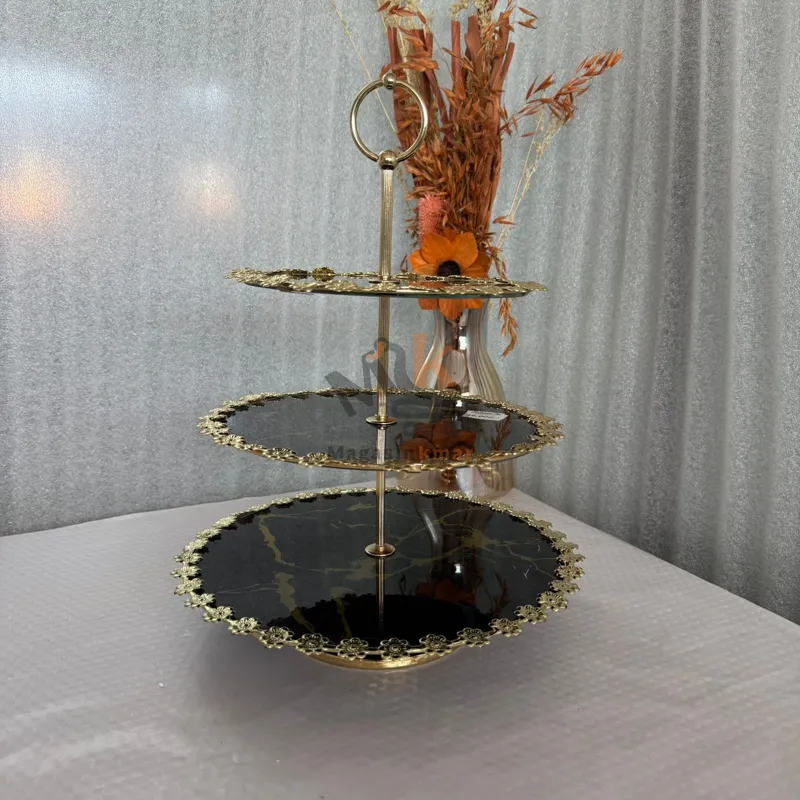 Présentoir 3 étages en métal – Élégant pour desserts, fruits et apéritifs