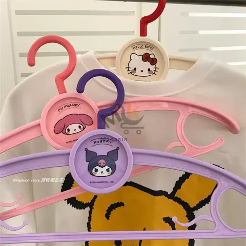 Set de 5 cintres en plastique  43 cm