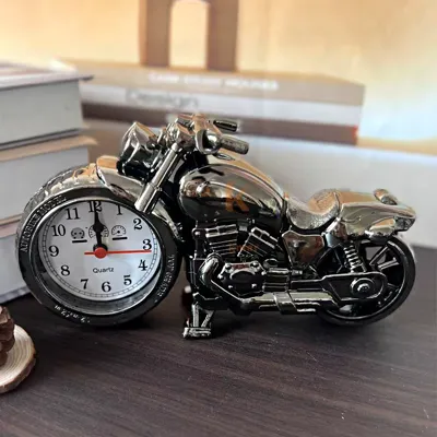 Horloge décorative moto en plastique  – Décoration originale pour maison et bureau