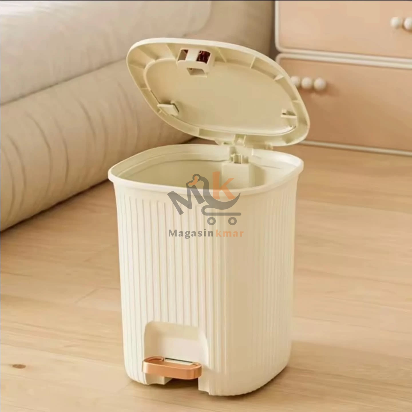 Poubelle en plastique – Compacte et légère – Hauteur 34 cm