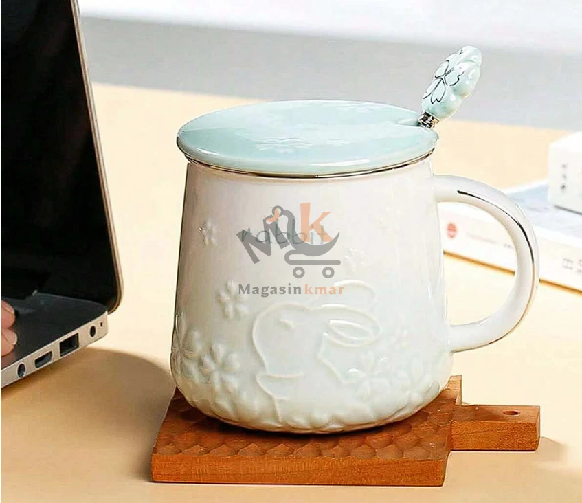 Chope en céramique avec couvercle et cuillère