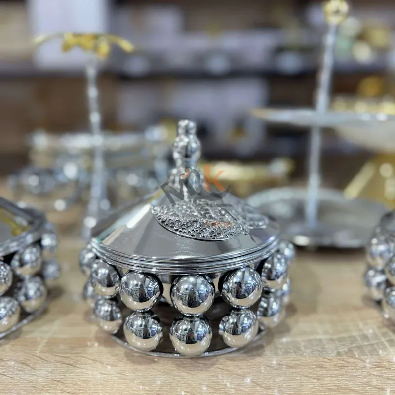 Bonbonnière décorative en métal  – Élégante et raffinée