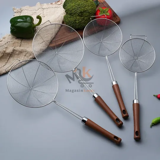 Passoire en Acier avec Manche en Bois