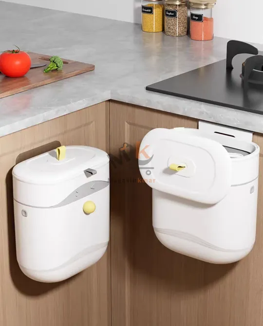 Poubelle murale avec couvercle en plastique