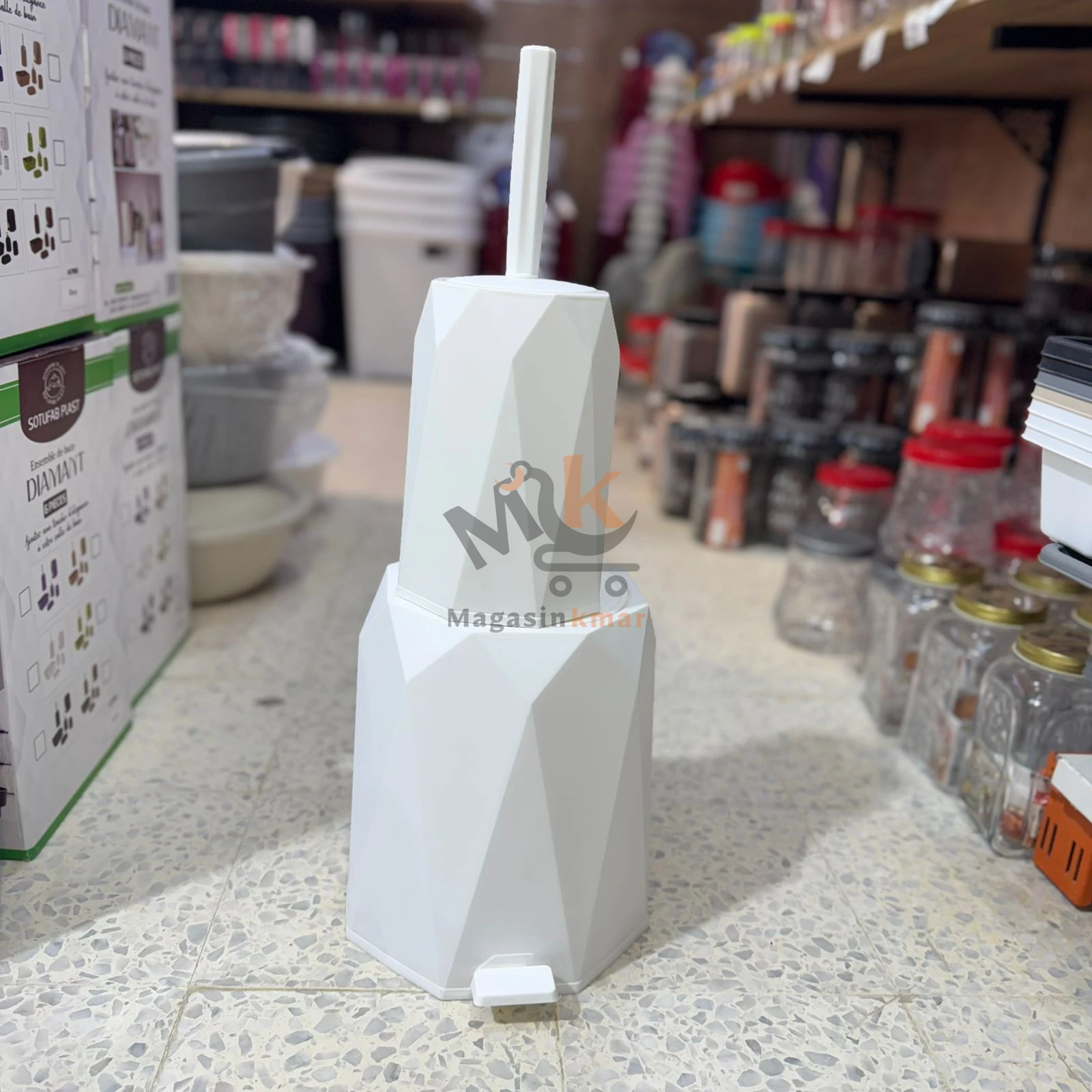 Ensemble de bain diamant  en plastique – Poubelle + Brosse  avec support