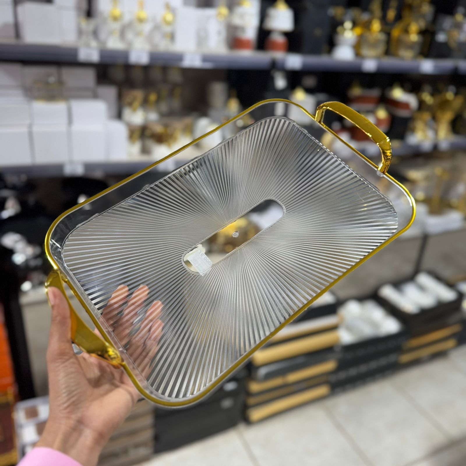 Plateau en plastique transparent bord doré – 37x26 cm – Élégant et pratique
