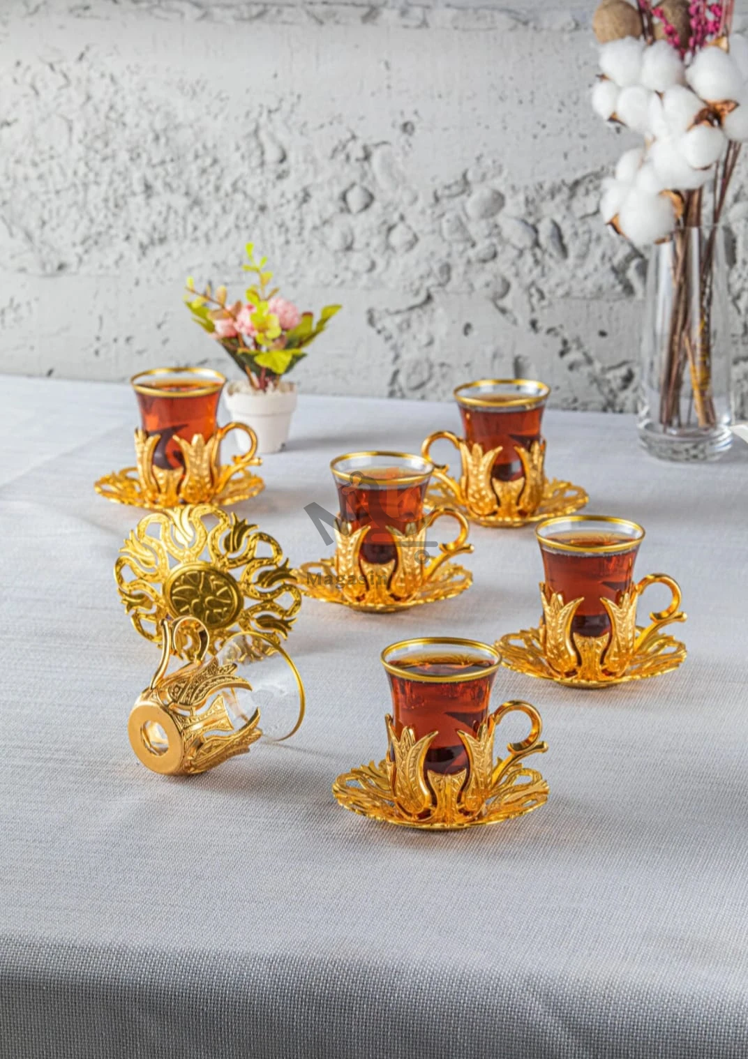 Service de 6 tasses à thé en verre avec sous-tasses en métal – Élégance et raffinement pour vos pauses thé