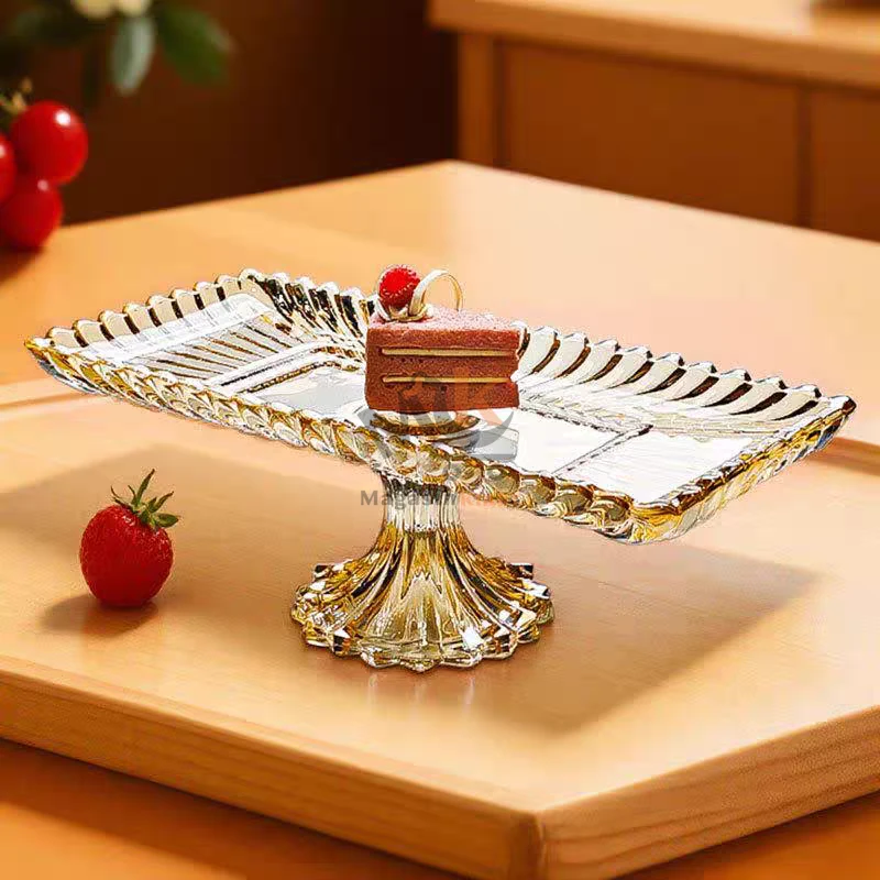 Mini présentoir carré en verre doré 15 cm – Support élégant pour desserts et décoration