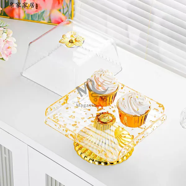 Cloche à gâteau rectangulaire en plexi avec pied doré – Présentoir élégant 26 cm