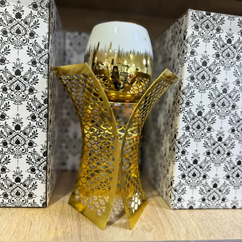 Mabkhra décorative dorée en métal –22 cm