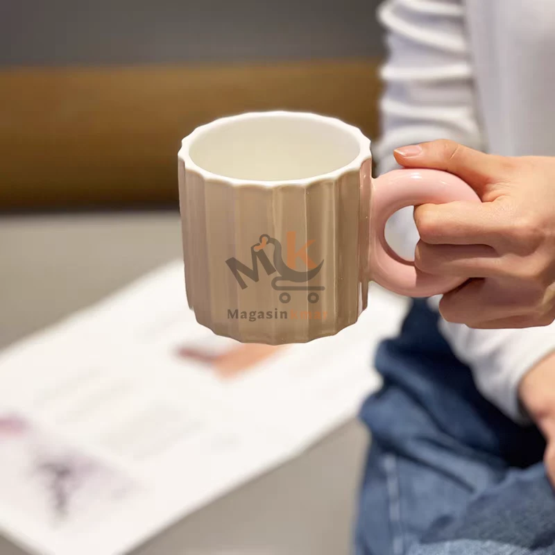 Tasse en céramique avec Touche dore