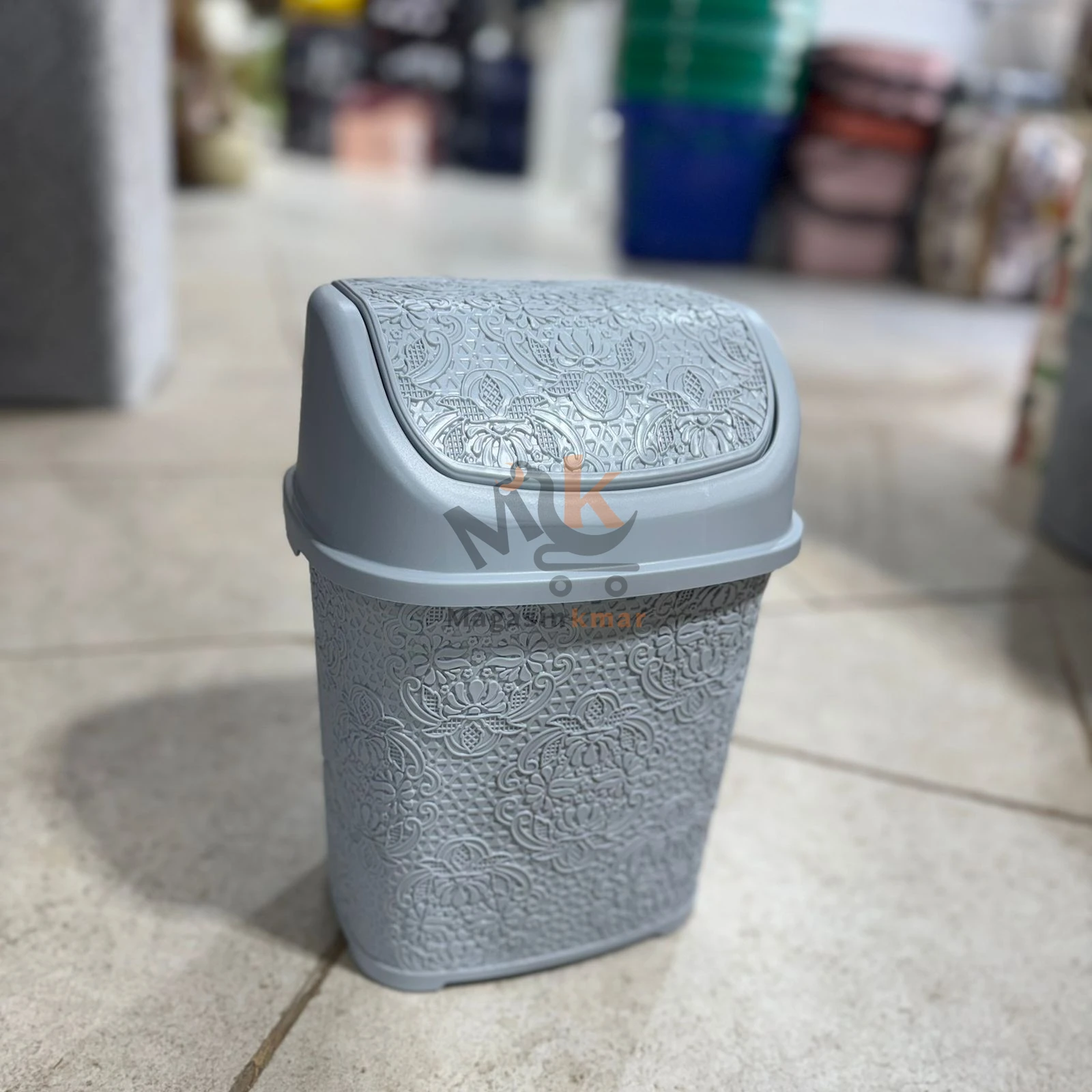 Poubelle 6L en plastique avec couvercle